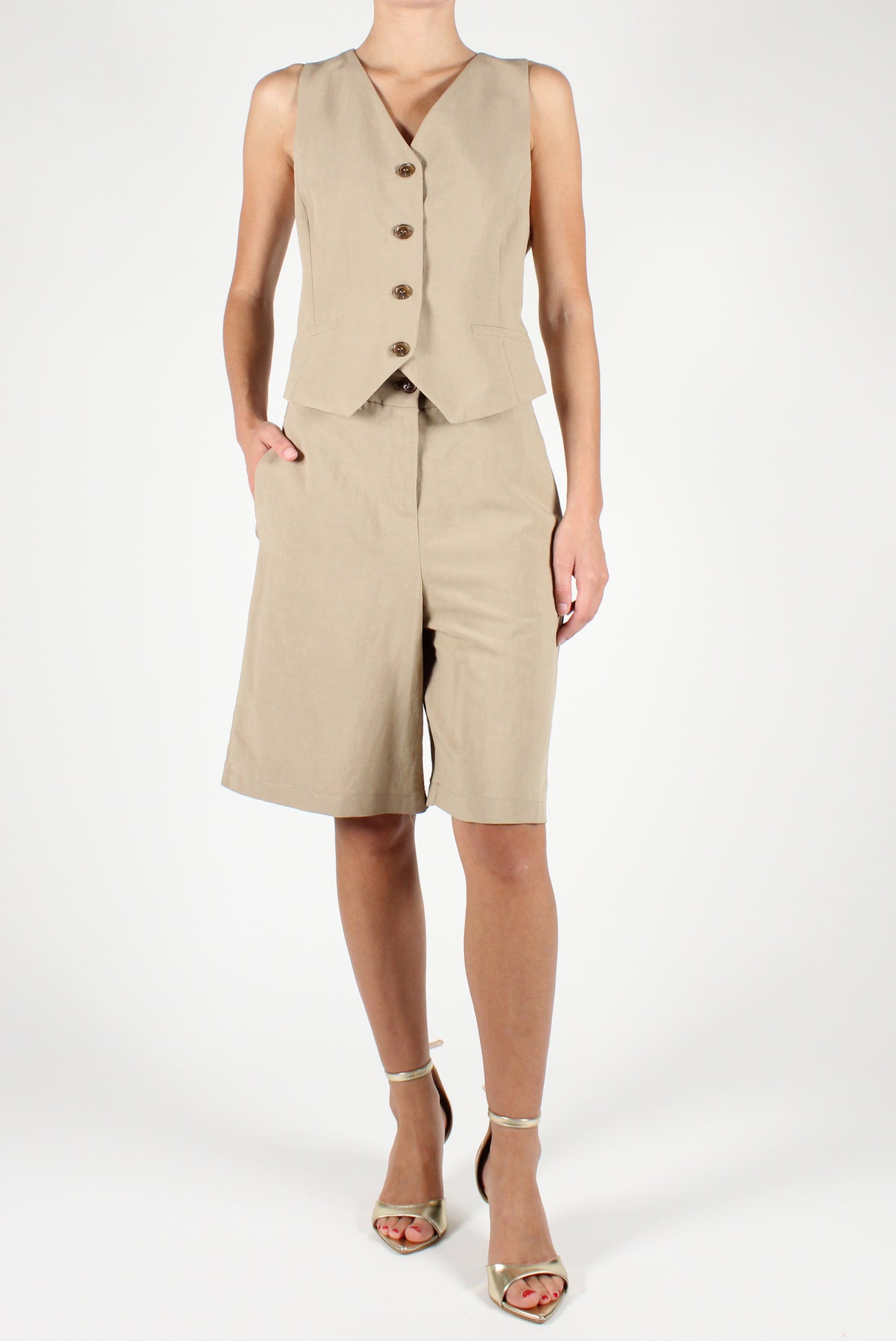 Waistcoat and Bermuda shorts set in linen blend