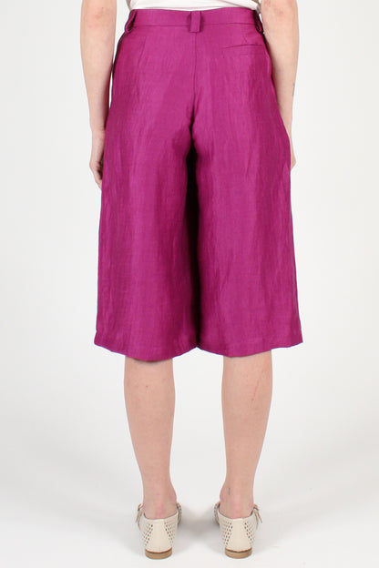 Bermuda shorts with pleats in linen blend