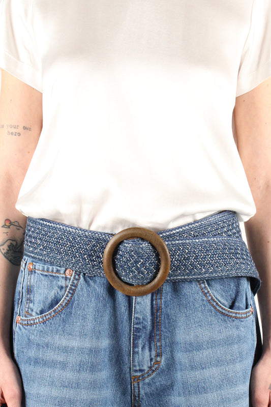 Wide belt without holes