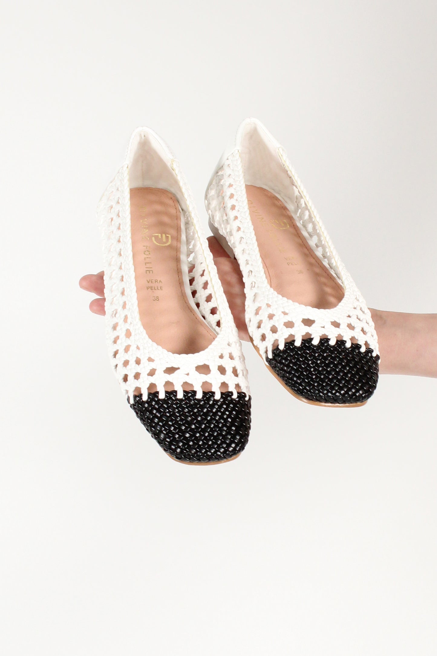 Two-tone woven ballet flats