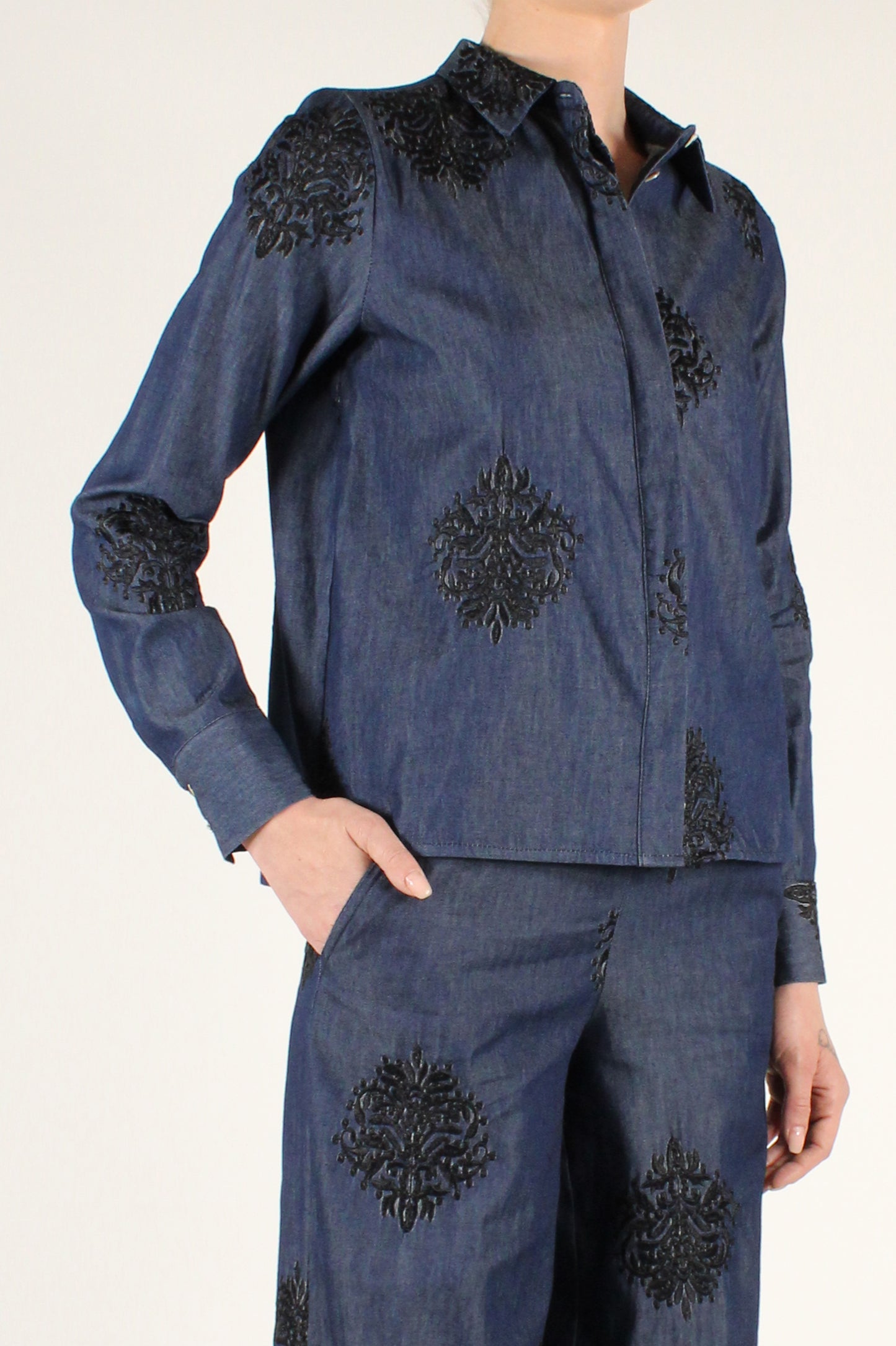 Regular Embroidered Shirt with Hidden Buttons