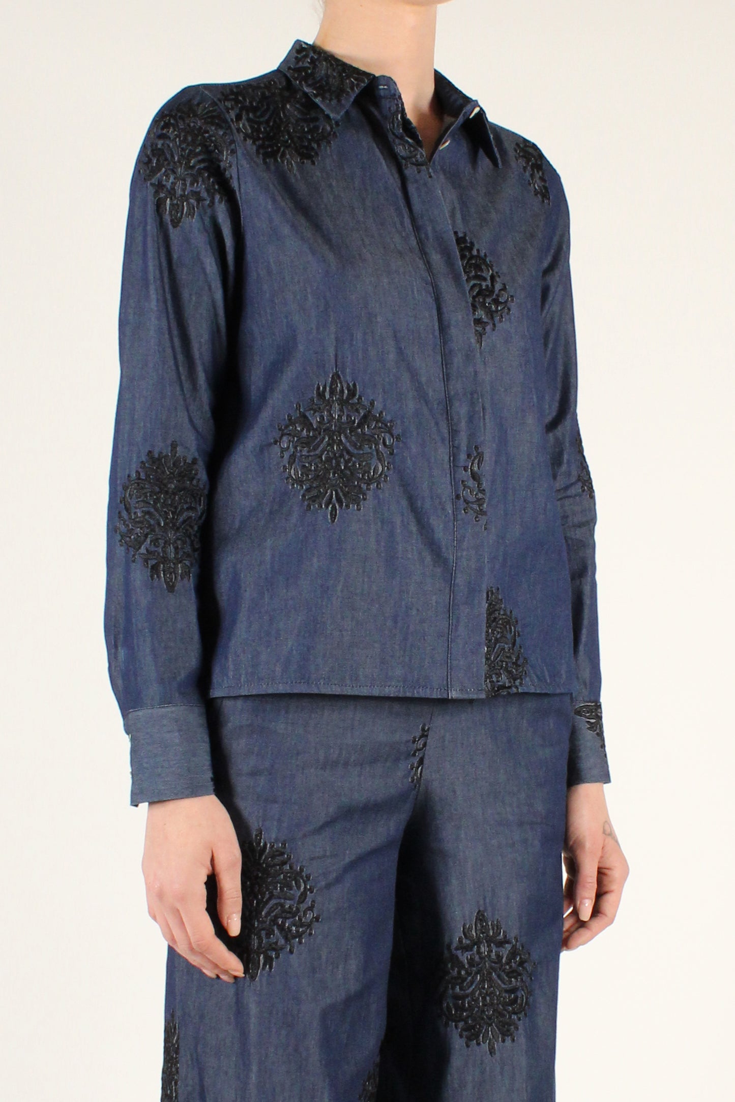 Regular Embroidered Shirt with Hidden Buttons