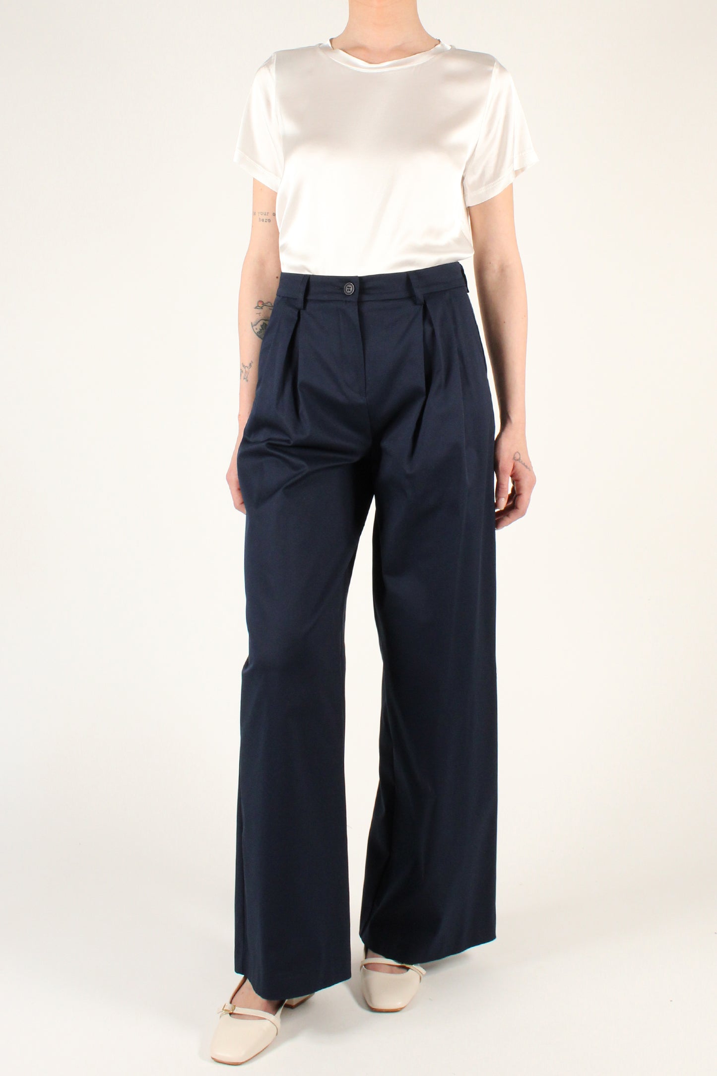 Solid Color Cotton Trousers with Pleats