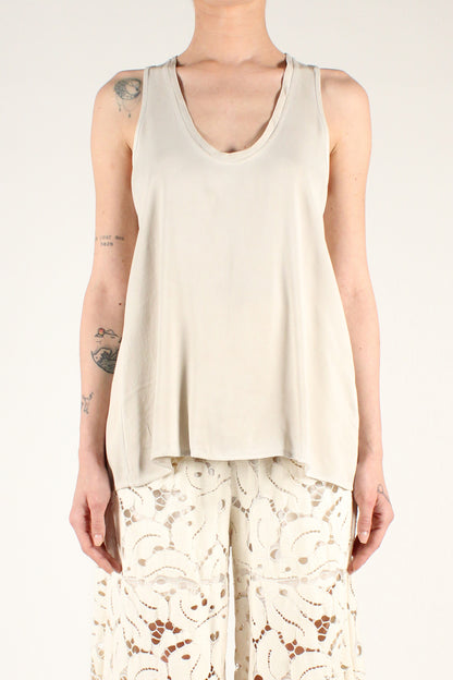 Sleeveless Top with Crossover on the Back