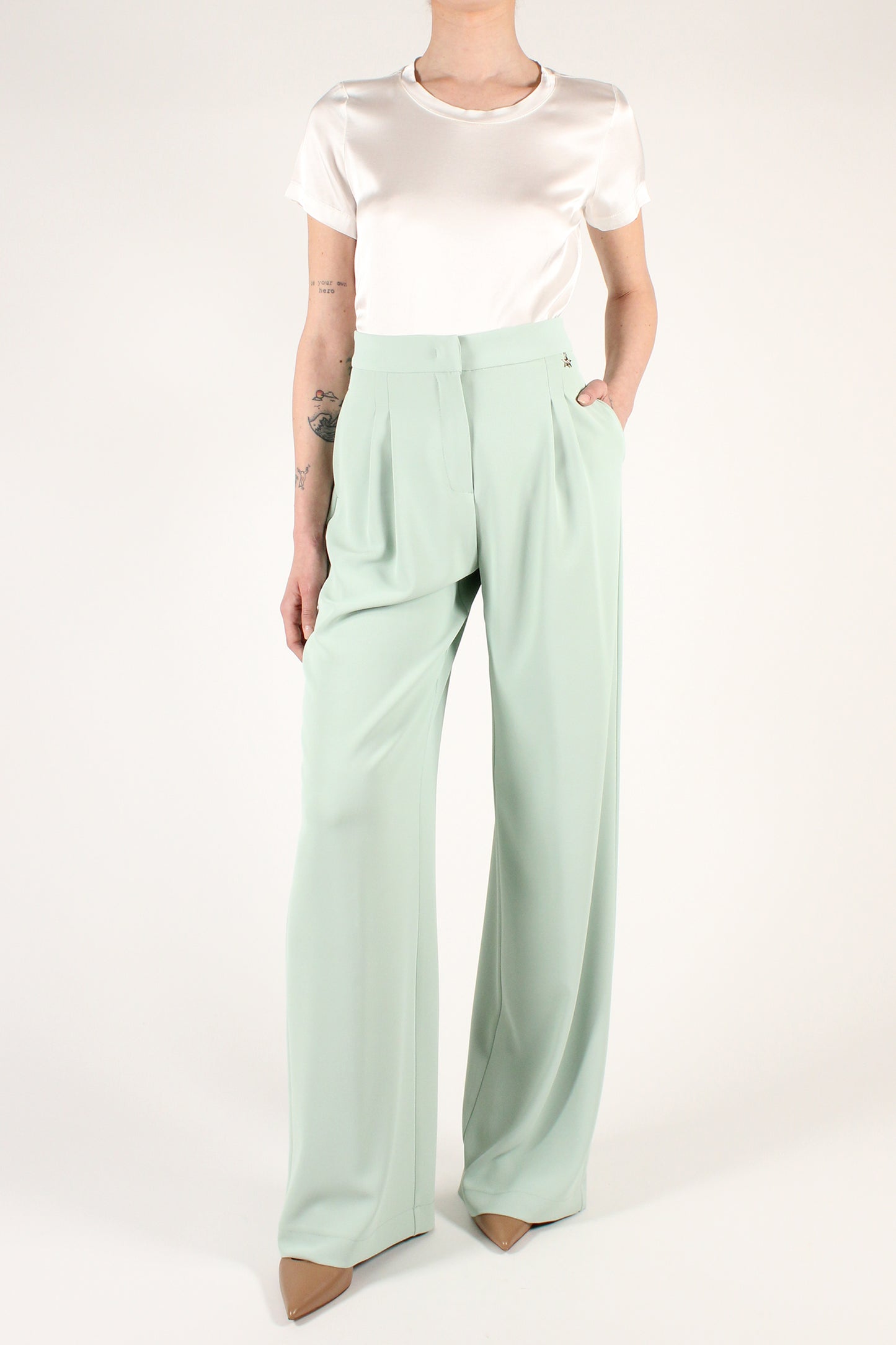 Straight leg trousers with pleats