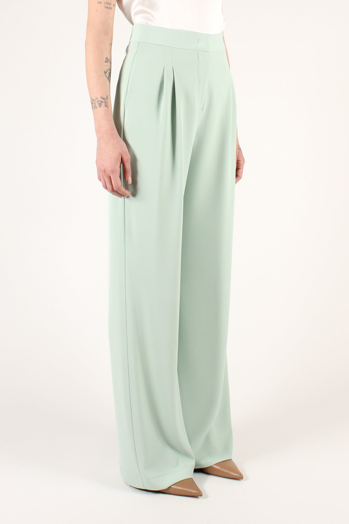 Straight leg trousers with pleats