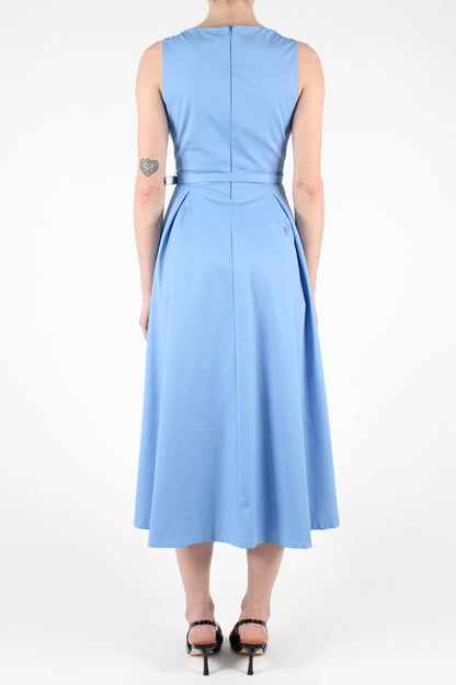 Solid Color Sleeveless Midi Dress with Pleats and Brooch