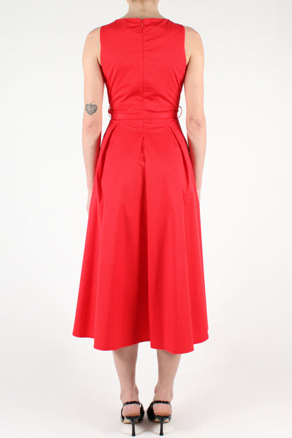 Solid Color Sleeveless Midi Dress with Pleats and Brooch