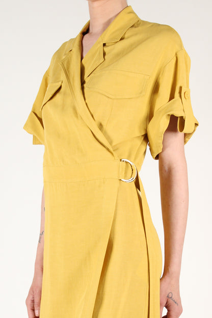 Short sleeve wrap dress with lapels and flaps