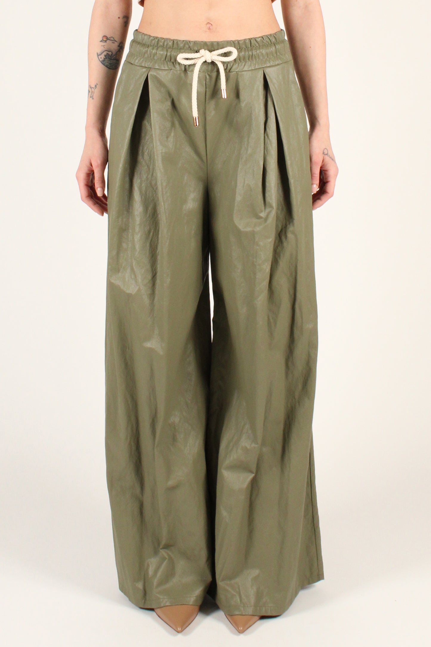 Pantaloni a Palazzo in Eco-Pelle Effetto Stropicciato