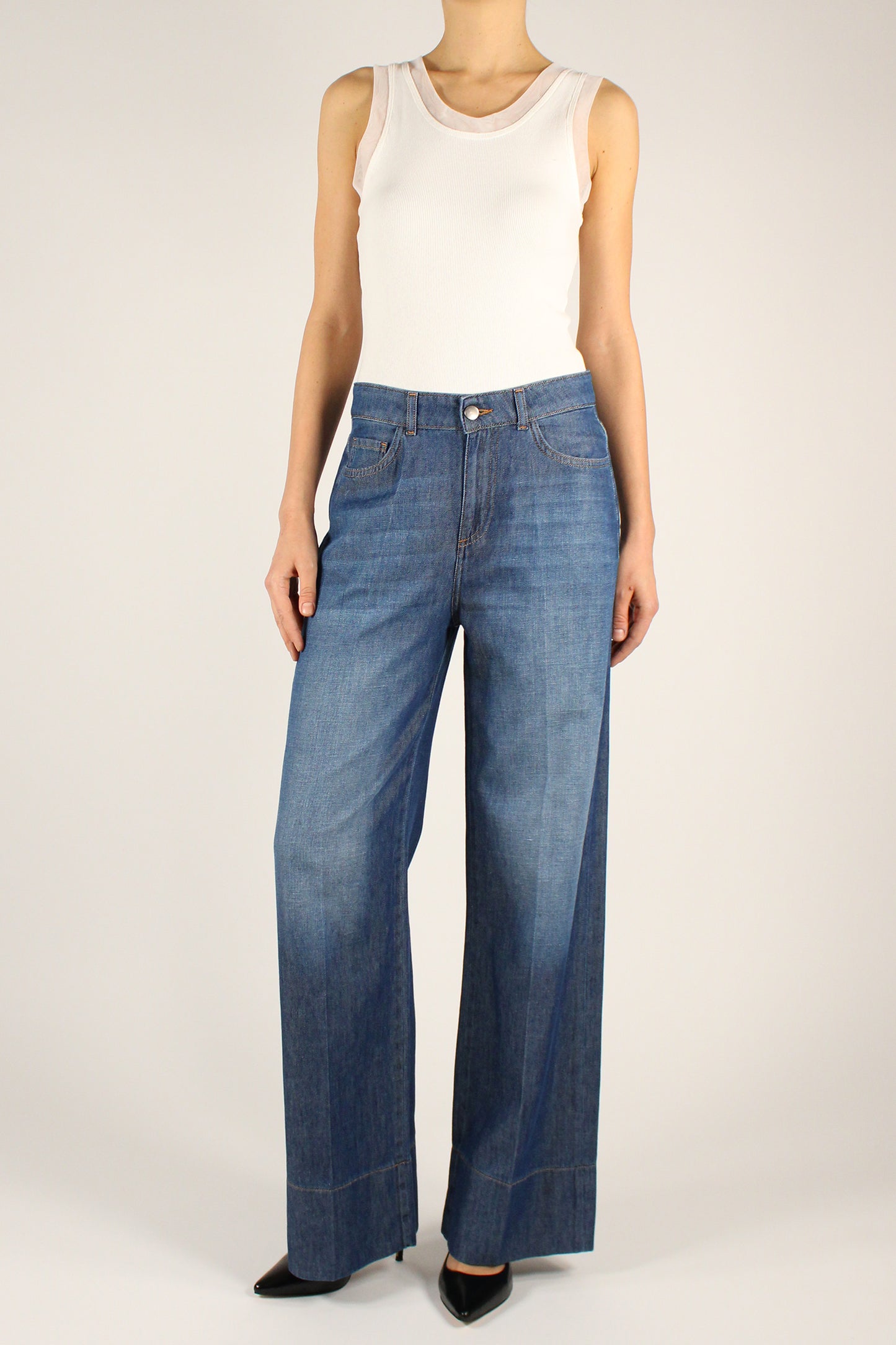 Straight Leg Jeans with Seam at the Bottom