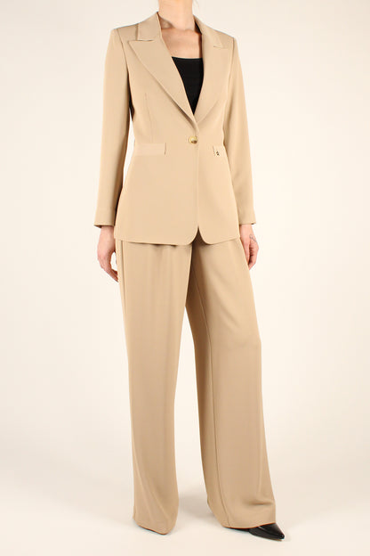 Single-breasted single-button blazer with peak lapels