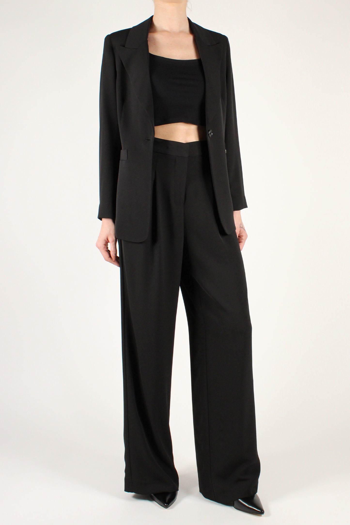 Straight leg trousers with pleats